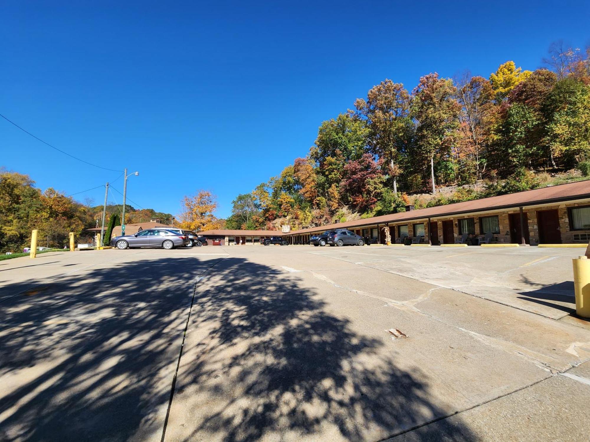 Jefferson Hills Motel Clairton Buitenkant foto