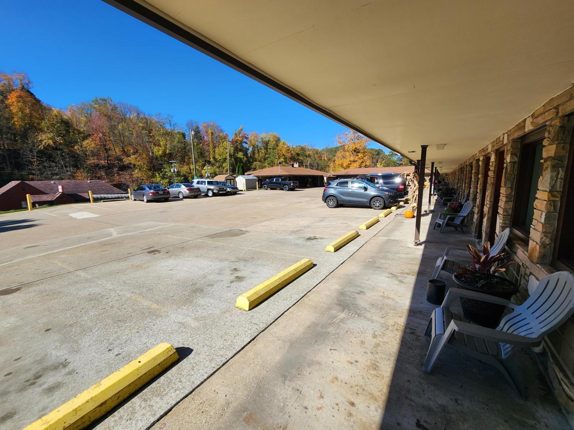 Jefferson Hills Motel Clairton Buitenkant foto