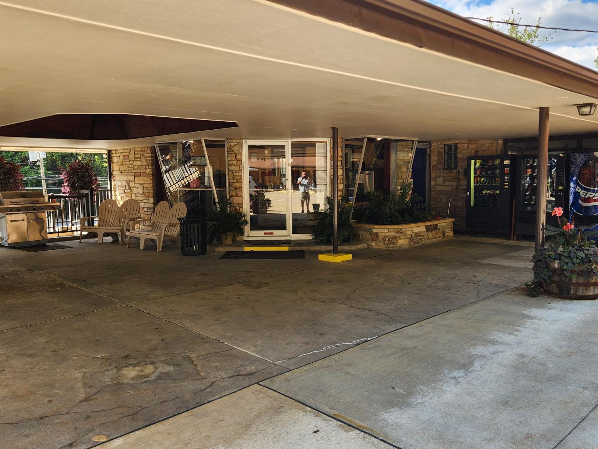Jefferson Hills Motel Clairton Buitenkant foto